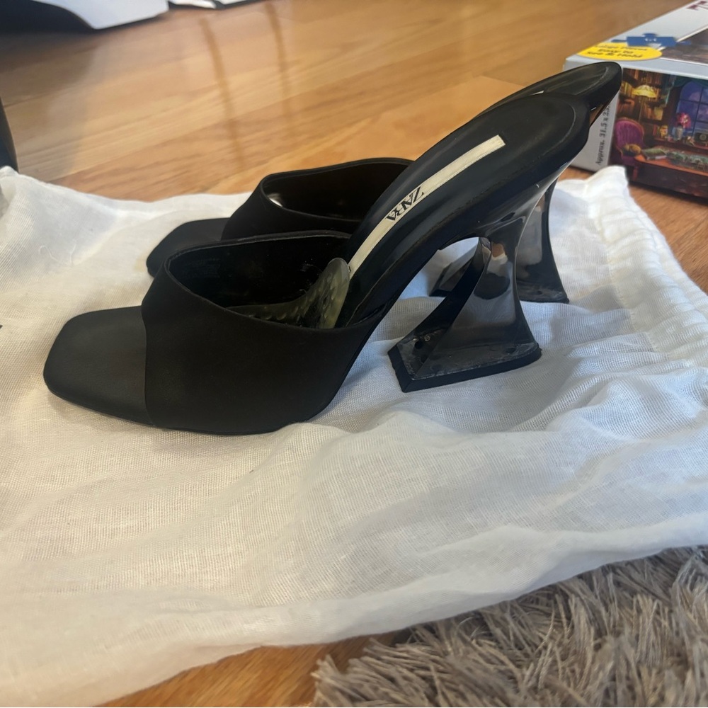 ZARA mules. Size 6. Clear heel (black). Good condition.
